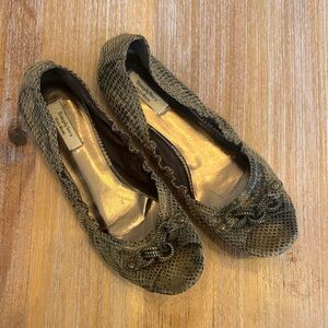 Simply Vera Vera Wang Women's Textured Brown Flats